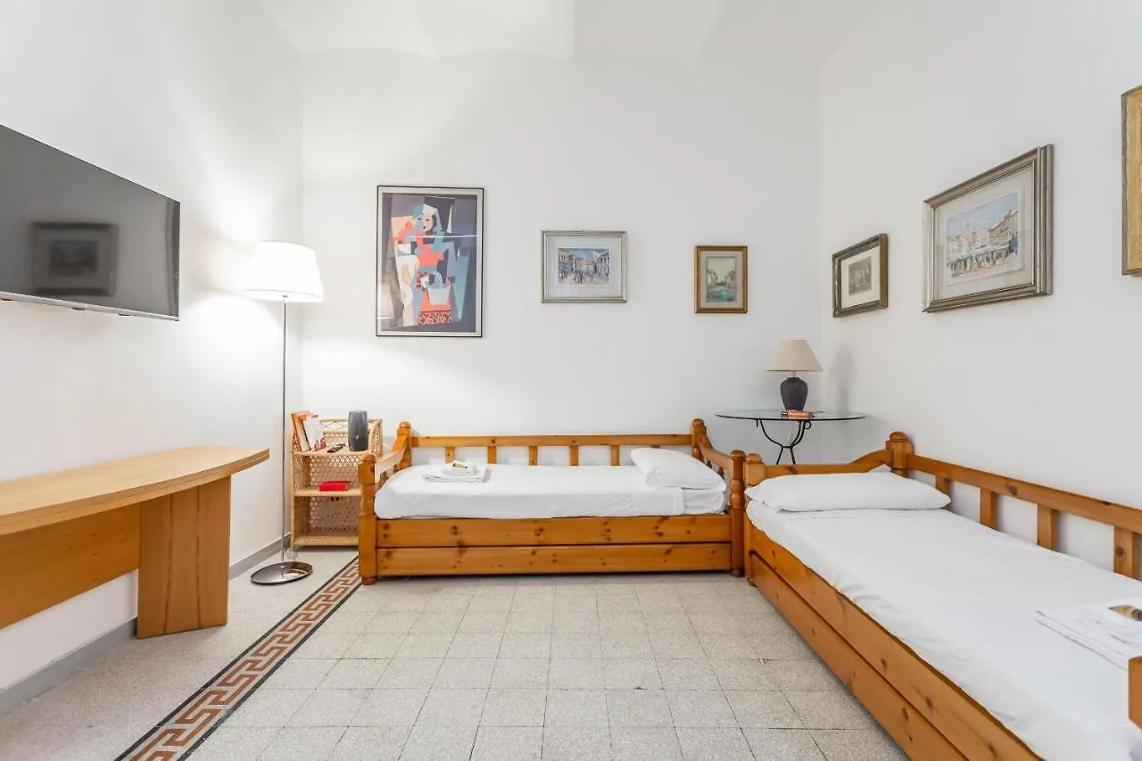 Oscar Apt Near Landmarks And Colosseum Rome